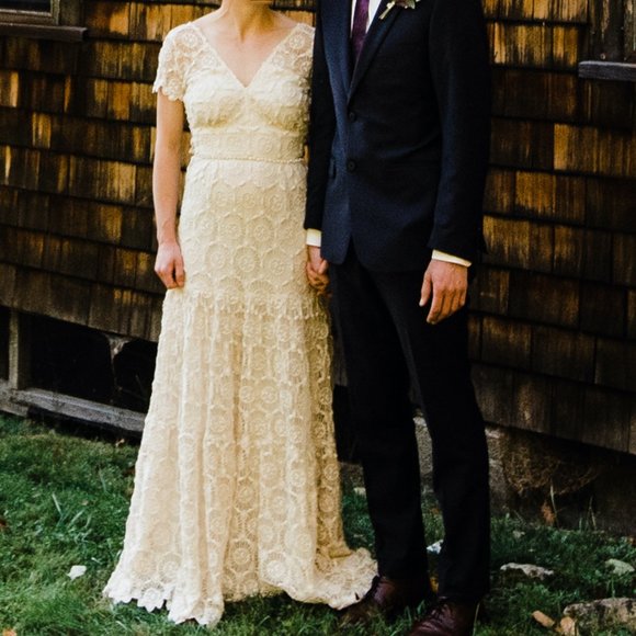 Kite and Butterfly Anais Wedding Gown - Picture 3 of 13